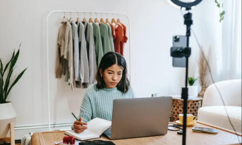 Earn While You Sleep: 7 Best Online Tools for Making Passive Income